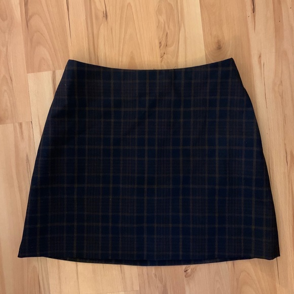 Aritzia A Line Mini Skirts - Picture 2 of 2